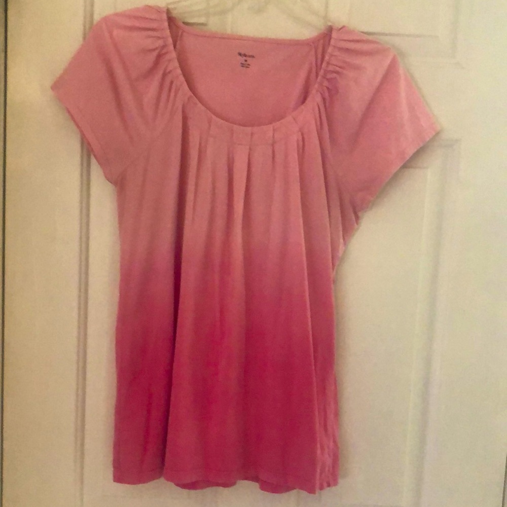 Barbiecore Spring top. Gathered scoop neckline detail. Ombre pink.